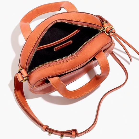 Madewell The Juno Circle Leather Crossbody Bag - Picture 5 of 7